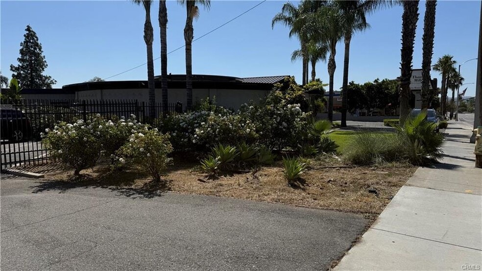 More Photos Of 4943 La Sierra Ave, Riverside Freestanding For Lease