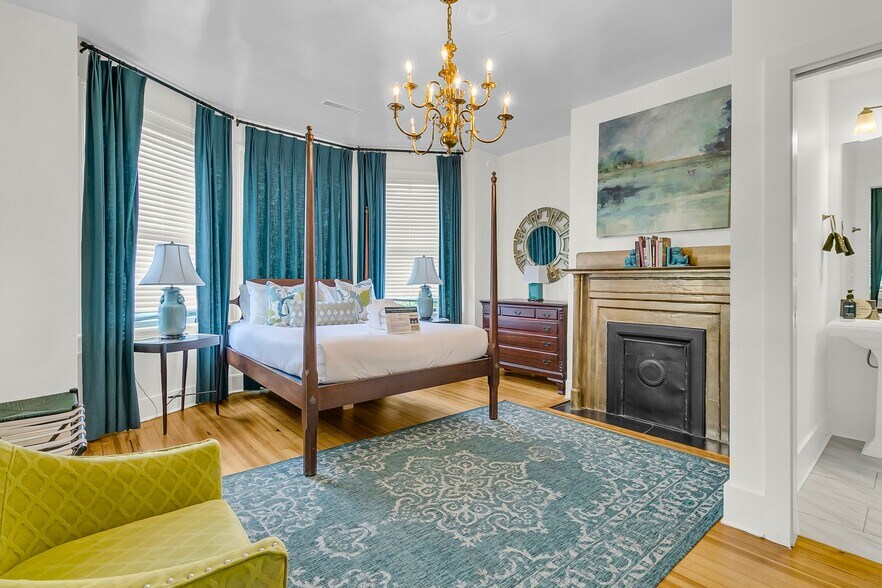 More Photos Of 184 Ashley Ave, Charleston Specialty For Sale