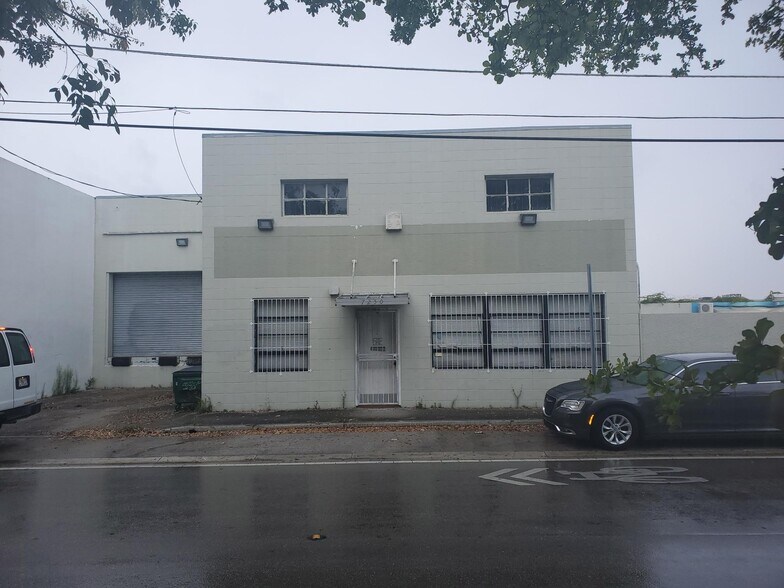 More Photos Of 7250 NE 4th Ct, Miami Showroom For Lease