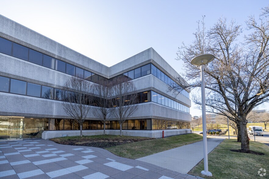 More Photos Of 5 International Dr, Rye Brook Unknown For Lease