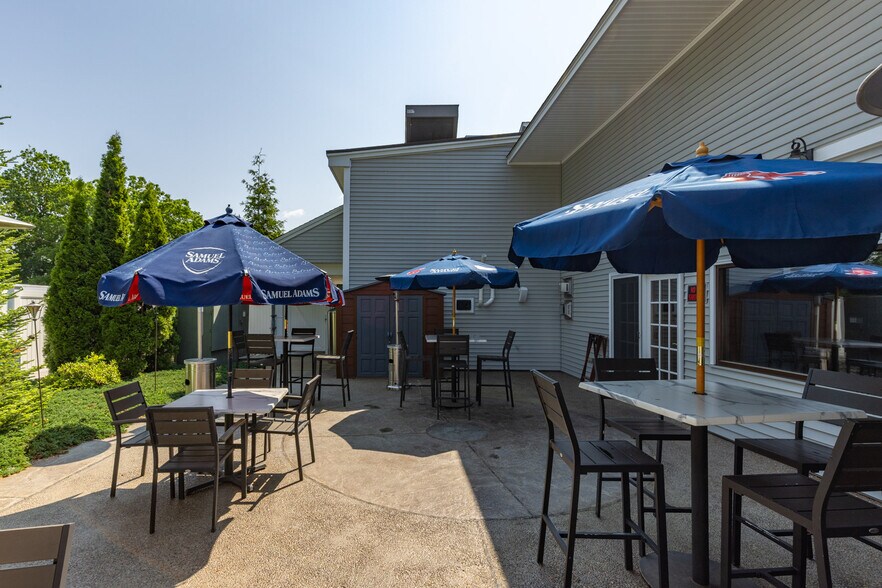 More Photos Of 11 Farmington Rd, Rochester Restaurant For Sale