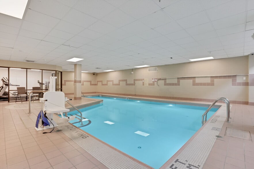 More Photos Of 301 Broadway, Lorain Hotel For Sale