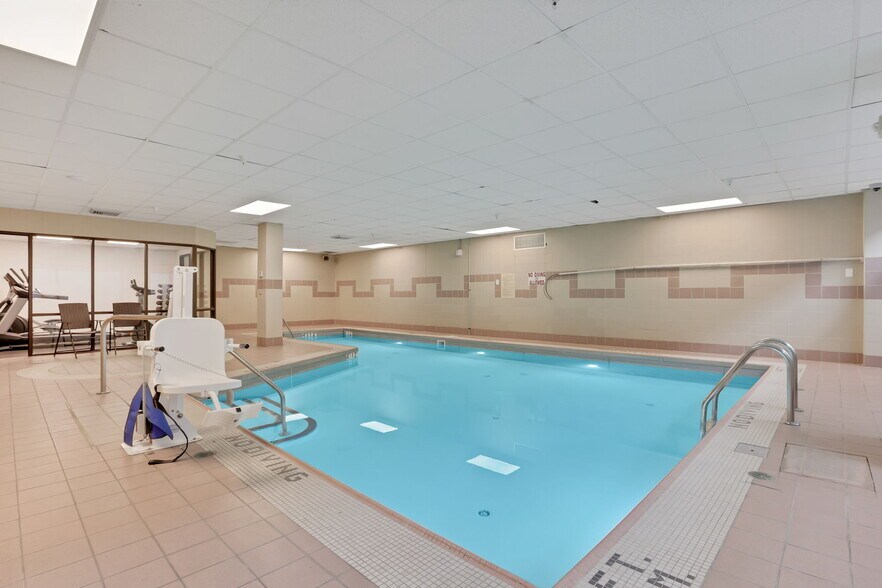 More Photos Of 301 Broadway, Lorain Hotel For Lease