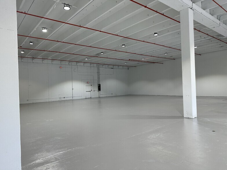 More Photos Of 1601 N Powerline Rd, Pompano Beach Warehouse For Lease