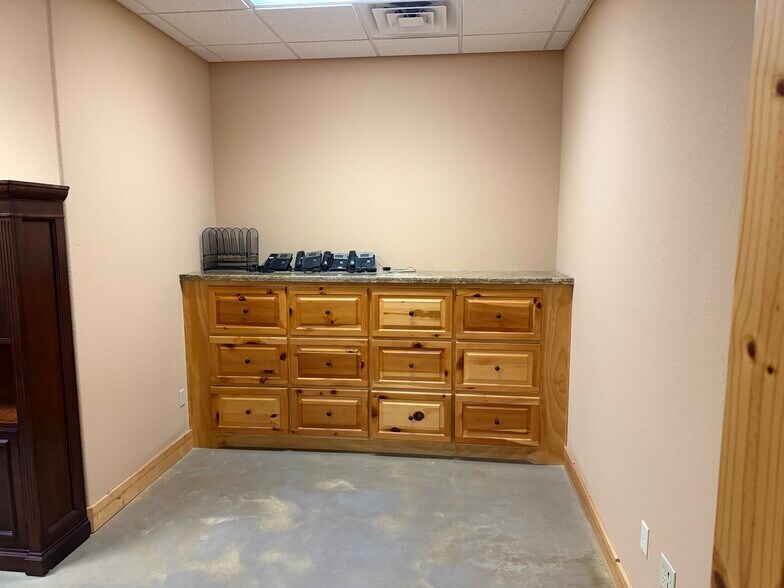 More Photos Of 1274 Blake Rd, Conroe Office For Lease