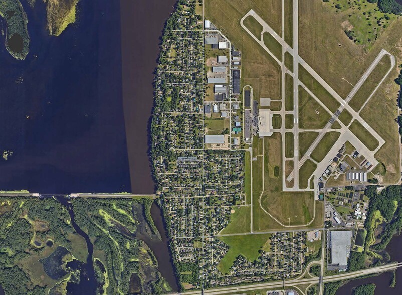 More Photos Of 3003 Airport Rd, La Crosse Warehouse For Sale