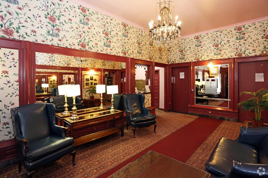 More Photos Of 135 S 20th St, Philadelphia Apartments For Lease