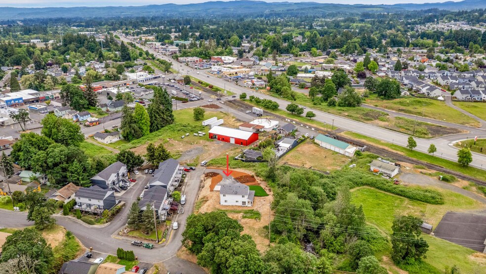 More Photos Of 100 Running Dogs Ln, Saint Helens Specialty For Sale