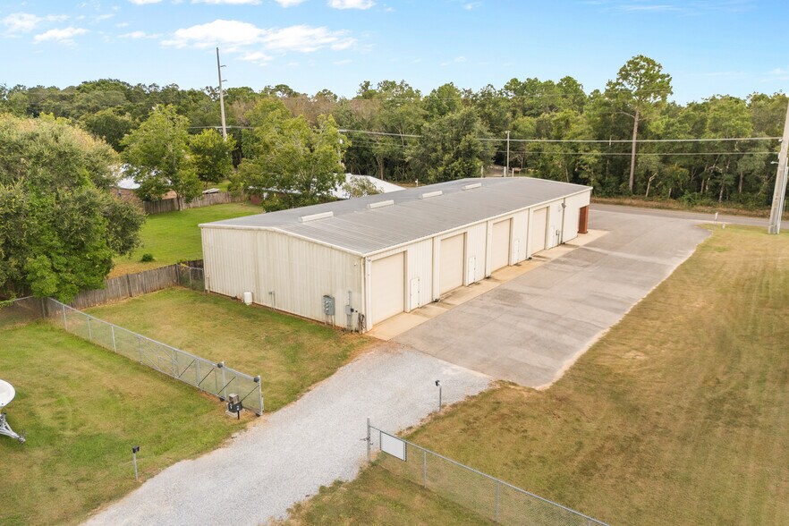 More Photos Of 33553 Rosalia Ave, Lillian Warehouse For Lease