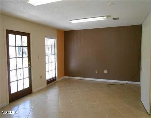 More Photos Of 3880 Gautier Vancleave Rd, Gautier Unknown For Lease