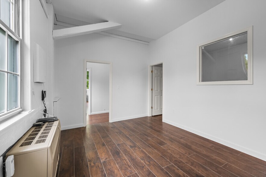 More Photos Of 2330 State Route 32, New Windsor Township Office For Lease