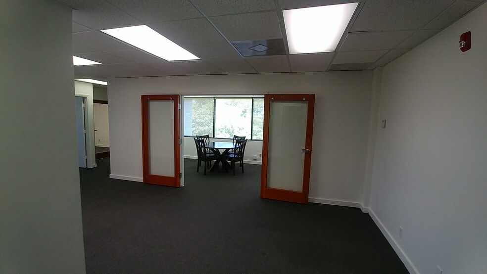More Photos Of 6100 Glades Rd, Boca Raton Office For Lease