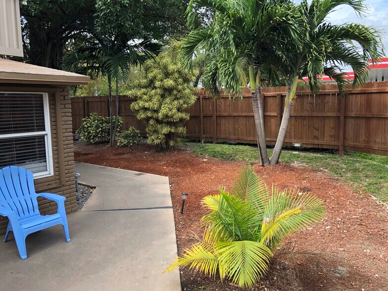 More Photos Of 1320 SW 26th St, Fort Lauderdale Assisted Living For Sale