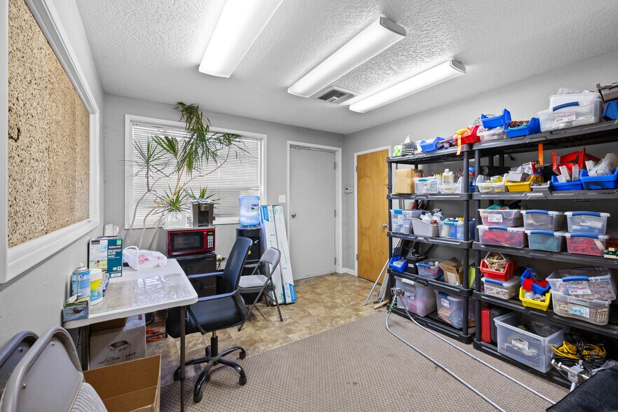 More Photos Of 744 S Grape St, Medford Industrial For Sale