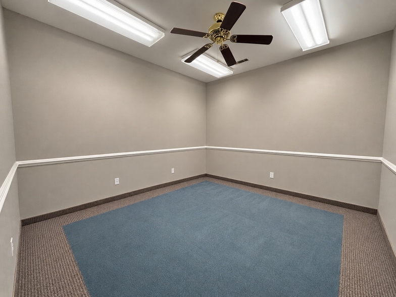 More Photos Of 3809 Forrestgate Dr, Winston-Salem Medical For Lease