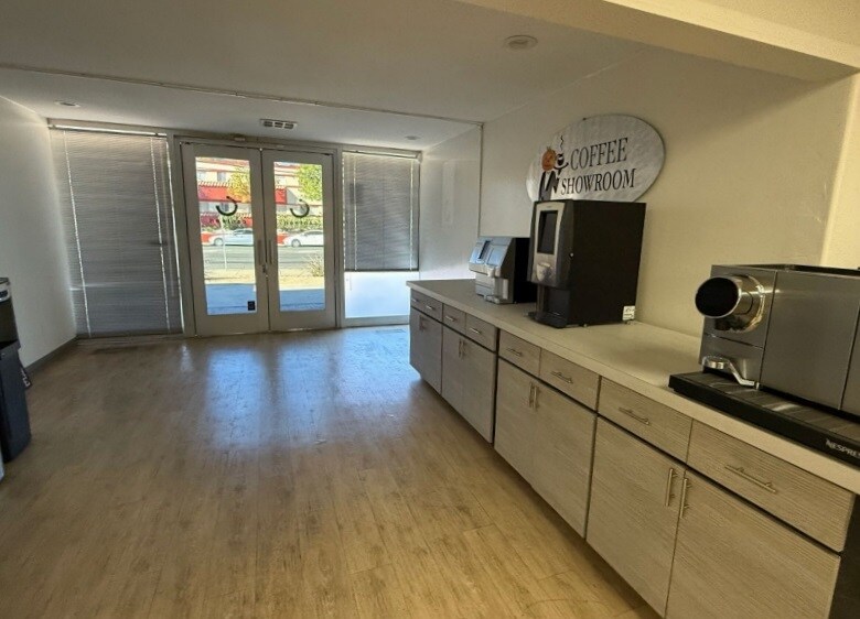 More Photos Of 1083 N Cuyamaca St, El Cajon Manufacturing For Lease