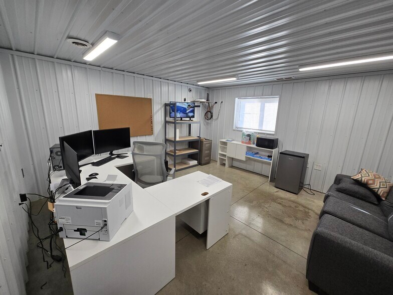 More Photos Of 408 Findlay Rd, Lima Industrial For Sale