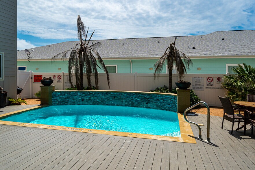 More Photos Of 2821 S 11th St, Port Aransas Multifamily For Sale