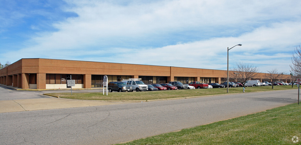 Primary Photo Of 820 Greenbrier Cir, Chesapeake Showroom For Lease