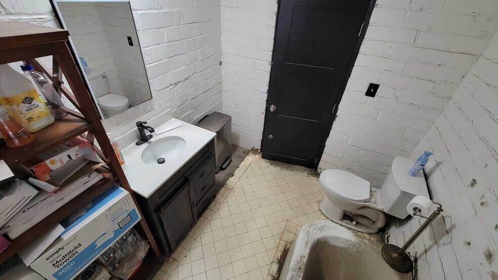 More Photos Of 1580 W 2nd St, Pomona Land For Lease