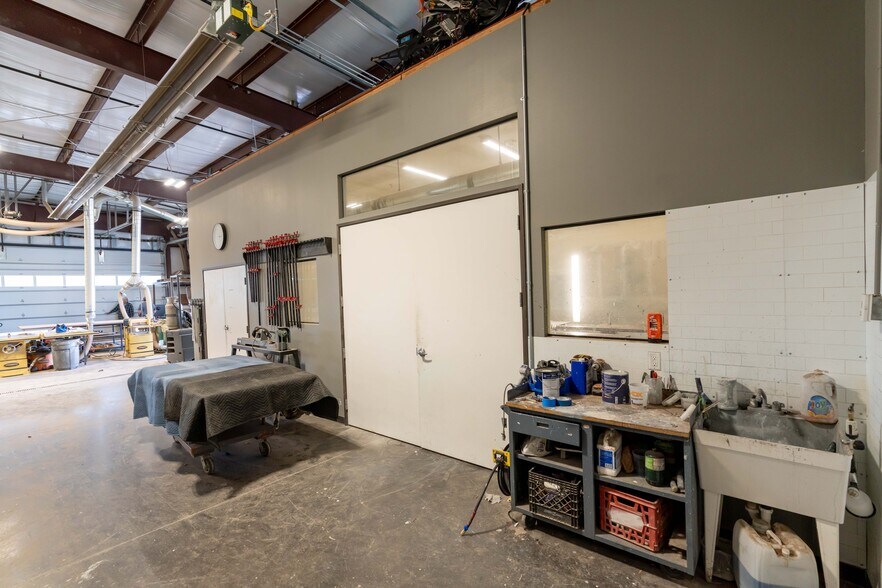 More Photos Of 3000 Airport Dr, Erie Light Manufacturing For Sale