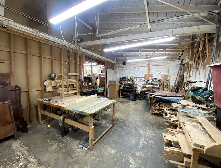 More Photos Of 2252 W Washington Blvd, Los Angeles Warehouse For Sale