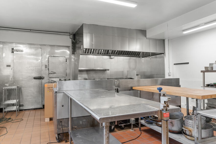 More Photos Of , Jenner Unknown For Sale