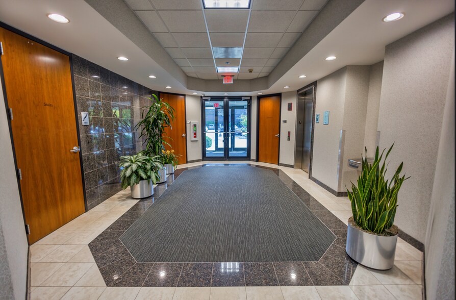 More Photos Of 1770 Park St, Naperville Office For Sale