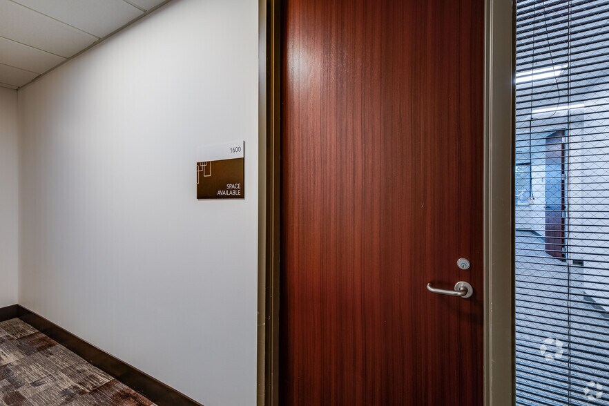 More Photos Of 1300 NE Godward St, Minneapolis Office For Lease