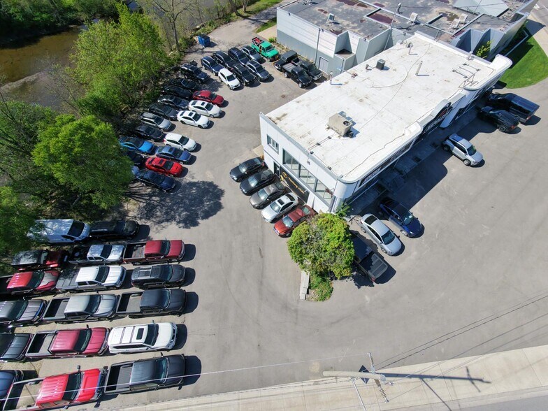 More Photos Of 250 King St, Cambridge Freestanding For Sale