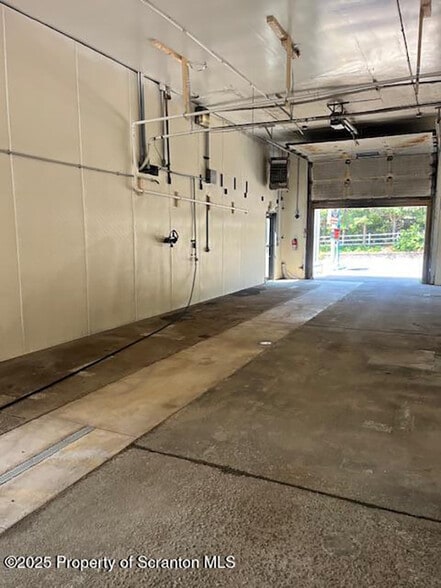 More Photos Of 30 Sturges Rd, Peckville Carwash For Sale