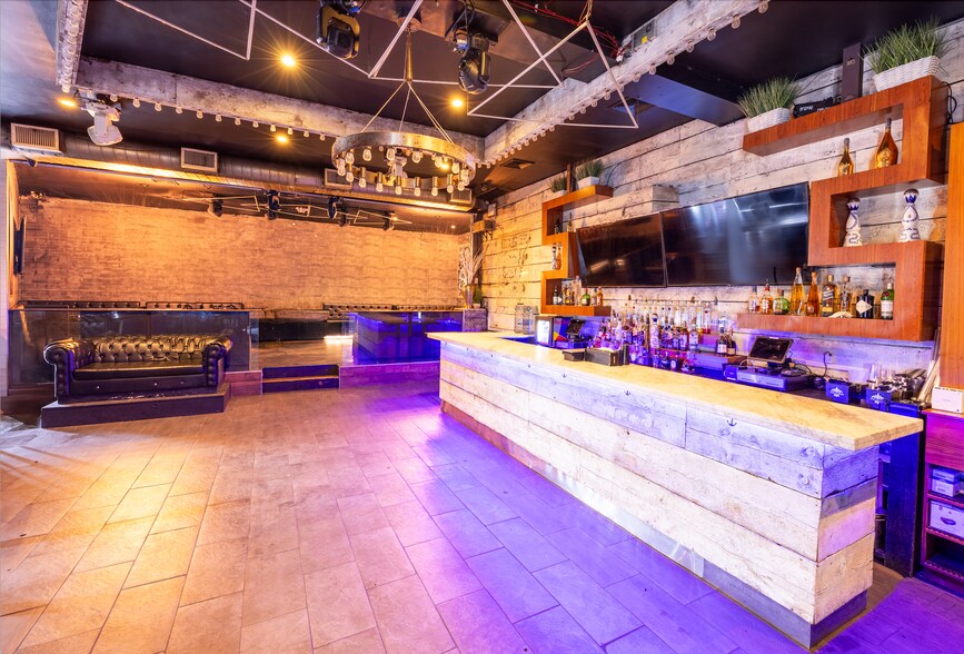 More Photos Of 3329 Astoria Blvd, Astoria General Retail For Sale