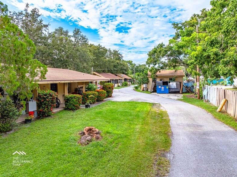 Primary Photo Of 2595 50th Ave N, Saint Petersburg Apartments For Sale