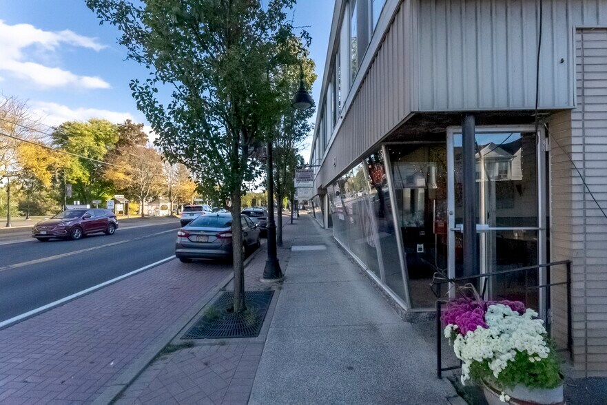More Photos Of 180 Broadway, Port Ewen Storefront Retail Office For Sale