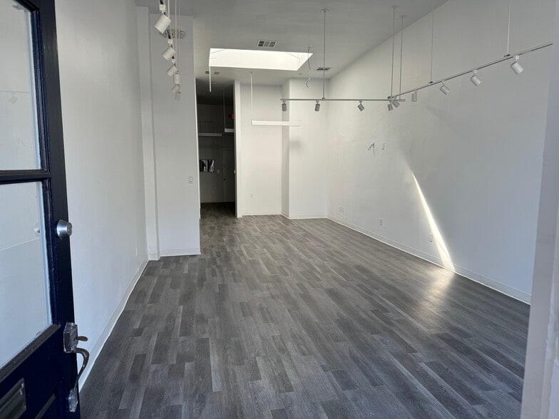 More Photos Of 1437-1443 S Robertson Blvd, Los Angeles Storefront For Lease