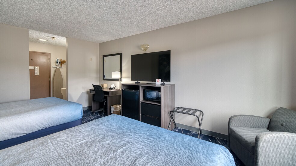 More Photos Of 2600 Whitewood Service Rd, Sturgis Hotel For Sale