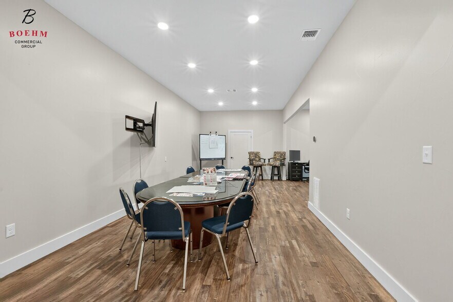 More Photos Of 32840 IH-10 W, Boerne Office For Lease