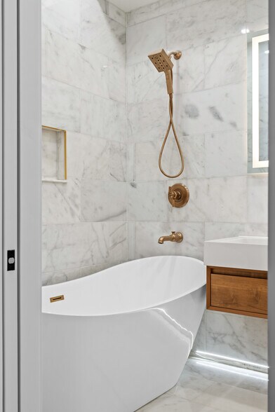 More Photos Of 41 Summit St, Brooklyn Apartments For Sale