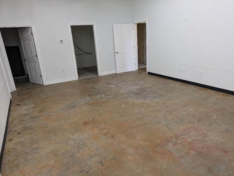 More Photos Of 2172 N Fox Hollow Rd, Nixa Land For Lease