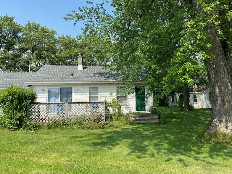 More Photos Of W14856 Highway 16, Wisconsin Dells Self Storage For Sale