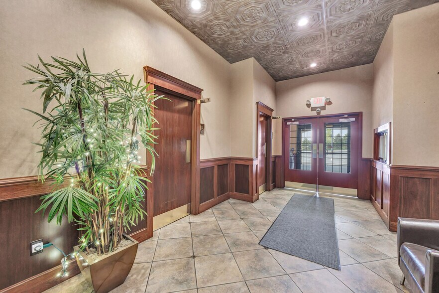 More Photos Of 3177 French Rd, De Pere Restaurant For Sale