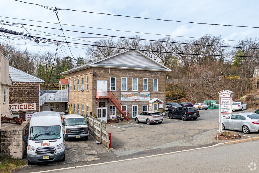 More Photos Of 21 Paterson, Midland Park General Retail For Sale