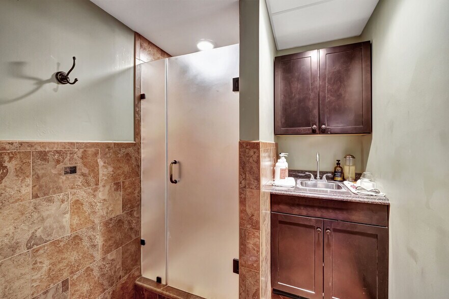 More Photos Of 3045 N Federal Hwy, Fort Lauderdale Storefront Retail Office For Lease