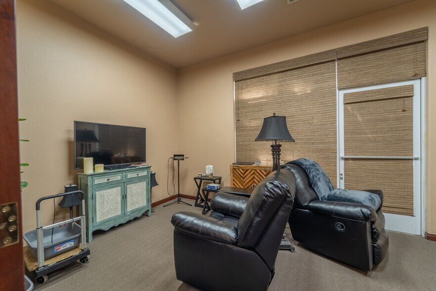 More Photos Of 1444 W Main St, Ripon Medical For Lease