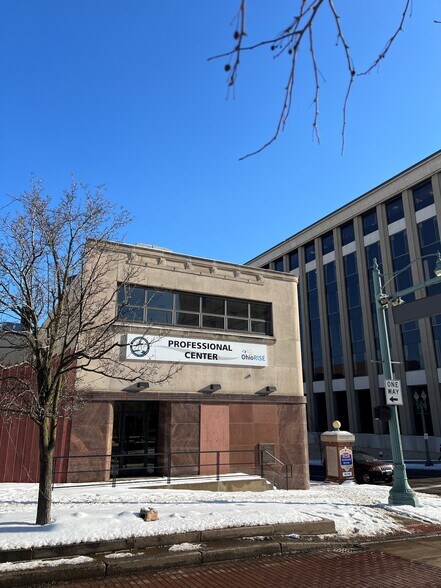 More Photos Of 100 Central Plz N, Canton Office For Lease