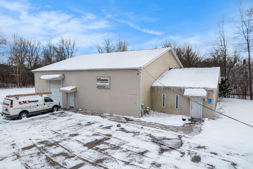 More Photos Of 2170 Lavelle Rd, Flint Flex For Sale