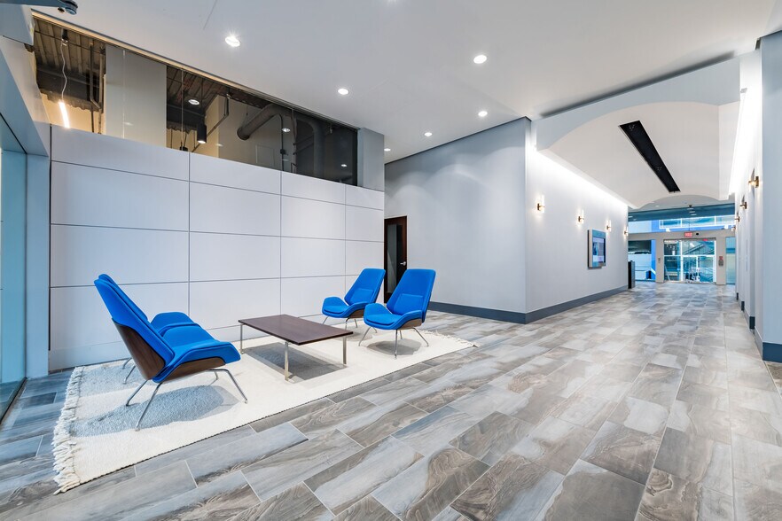 More Photos Of 1 W Court Sq, Decatur Office For Lease