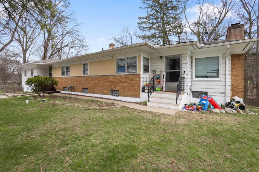 Primary Photo Of 218 N 26th St, Kalamazoo Apartments For Sale