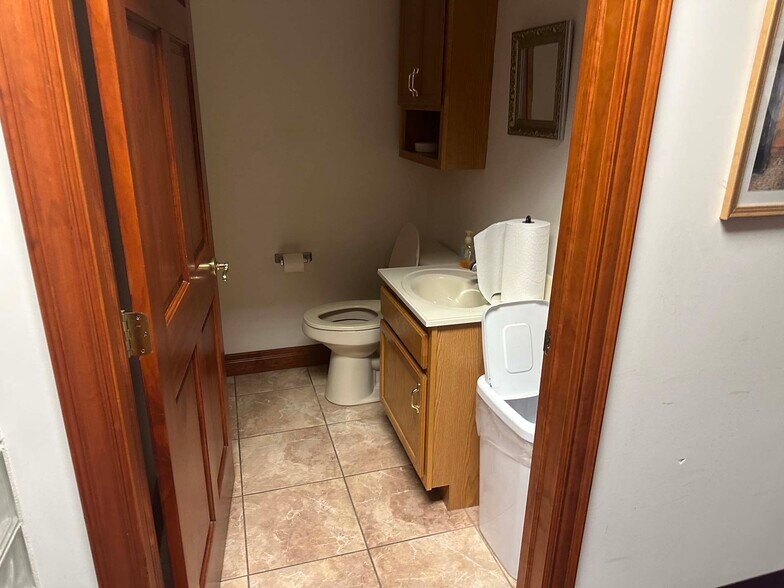 More Photos Of 381 N 9th Ave, Scranton Medical For Sale