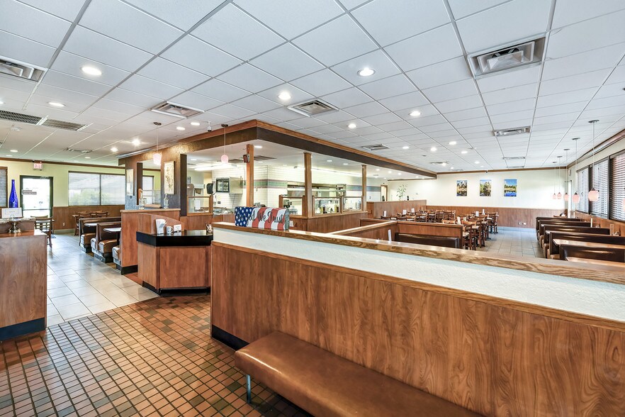 More Photos Of 3536 Point South Dr, Yemassee Hotel For Sale